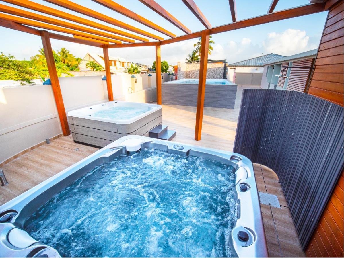 Evasion En Plein Coeur De La Ville Studio Jacuzzis Sauna Et Piscine Au Centre De ポール・ルイ エクステリア 写真