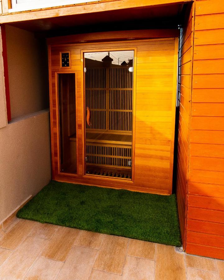 Evasion En Plein Coeur De La Ville Studio Jacuzzis Sauna Et Piscine Au Centre De ポール・ルイ エクステリア 写真