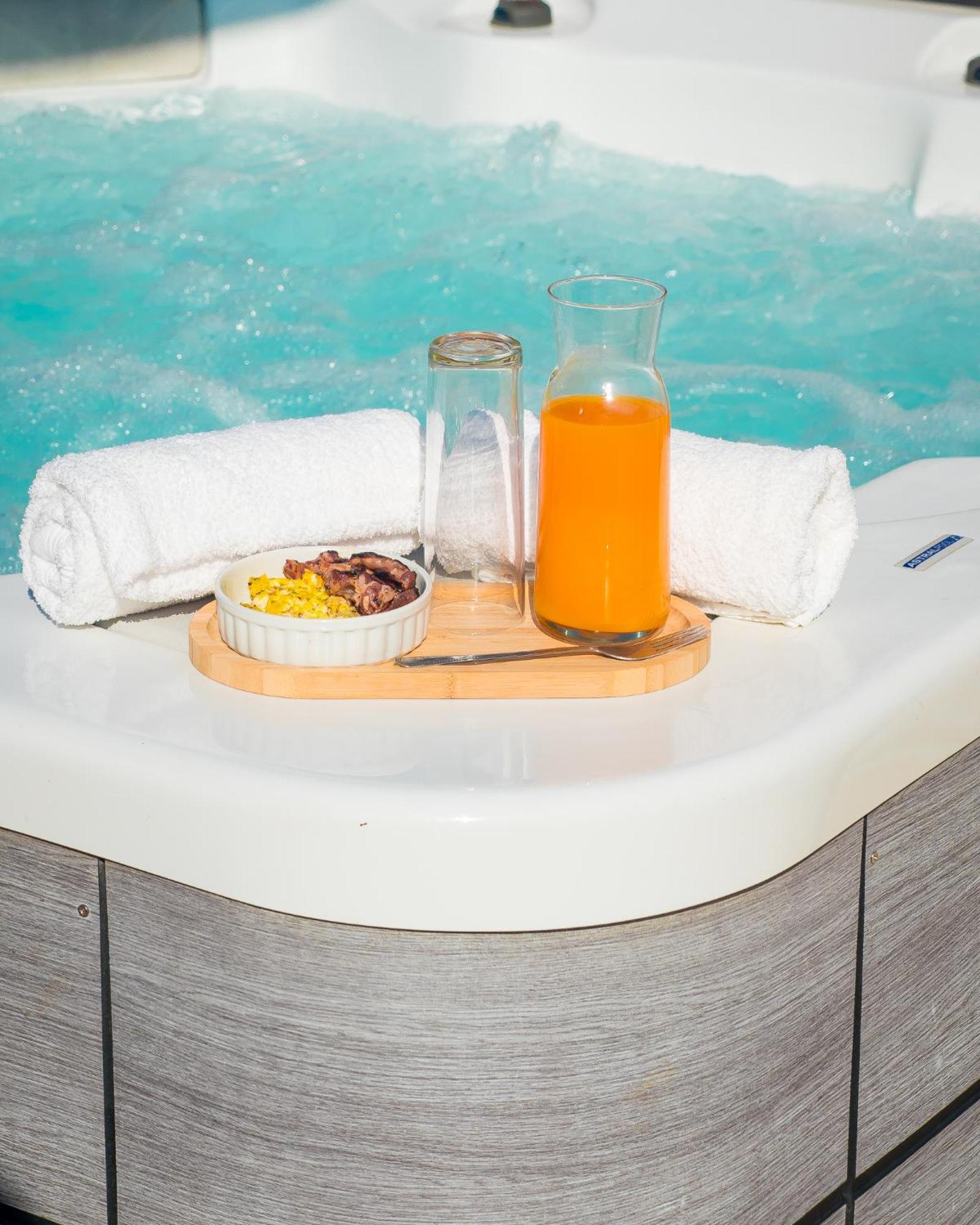 Evasion En Plein Coeur De La Ville Studio Jacuzzis Sauna Et Piscine Au Centre De ポール・ルイ エクステリア 写真