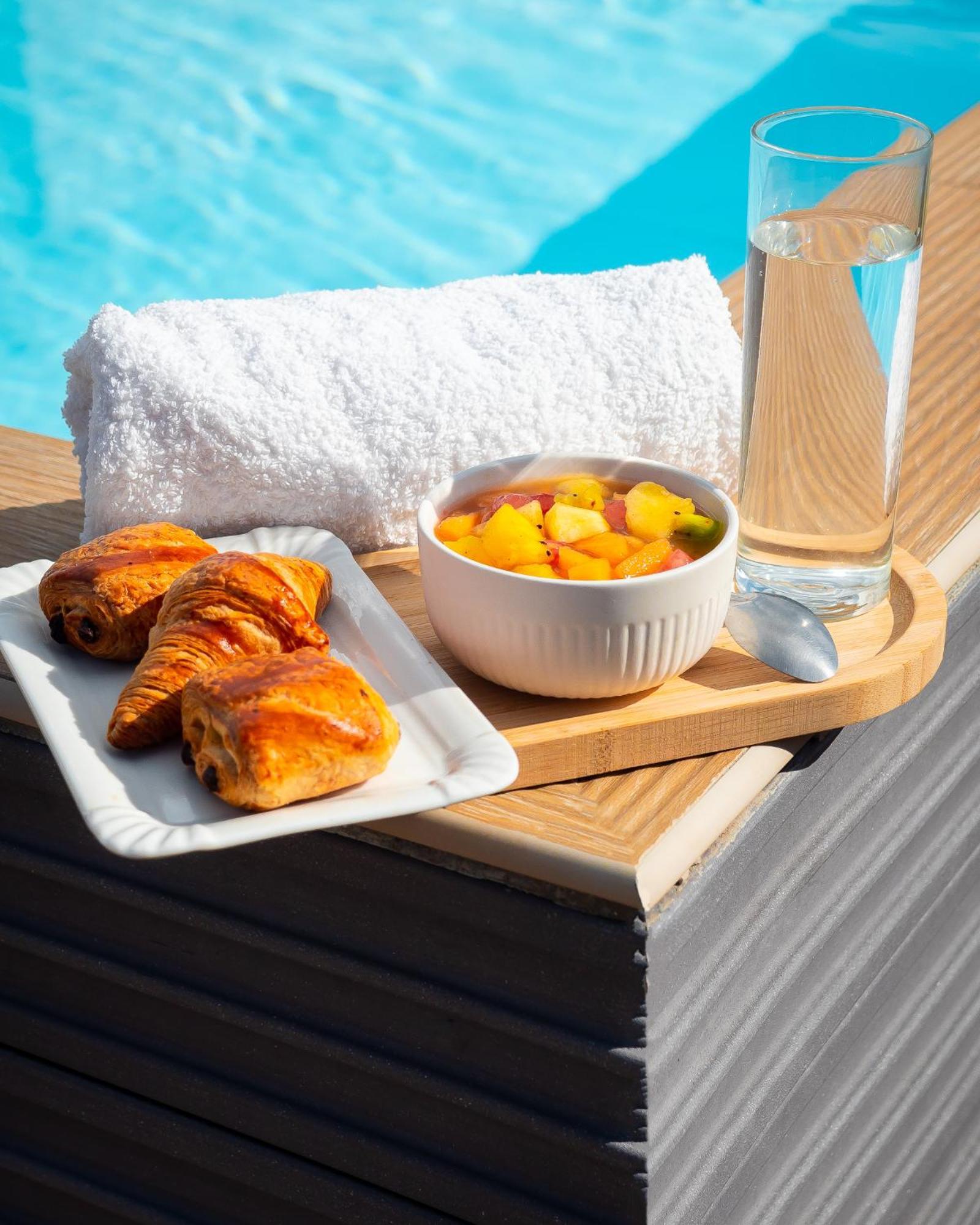 Evasion En Plein Coeur De La Ville Studio Jacuzzis Sauna Et Piscine Au Centre De ポール・ルイ エクステリア 写真